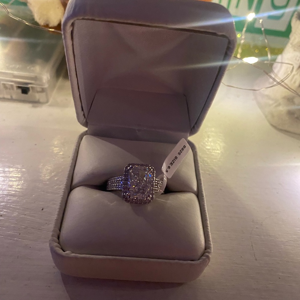 Maxine 925 Silver Ring With Simulated Diamond Siz… - image 3